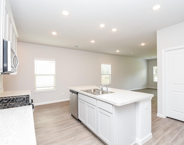 16493 Moss Lane - Photo Thumbnail 7