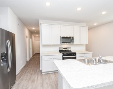 16493 Moss Lane - Photo Thumbnail 3