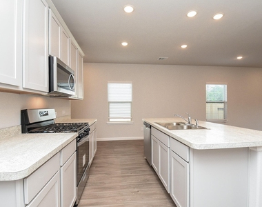 16493 Moss Lane - Photo Thumbnail 6