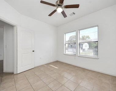 4311 Oak Ridge Drive - Photo Thumbnail 6