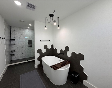2417 Noble Street - Photo Thumbnail 27