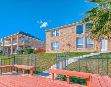 17827 Circular Quay Lane - Photo Thumbnail 43