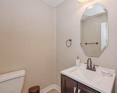 17827 Circular Quay Lane - Photo Thumbnail 19
