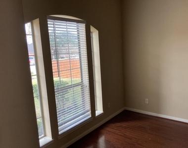 4510 Blakes Ridge - Photo Thumbnail 1