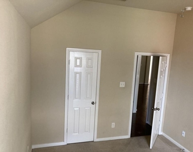 4510 Blakes Ridge - Photo Thumbnail 8