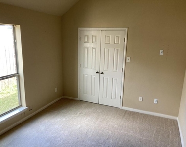 4510 Blakes Ridge - Photo Thumbnail 9