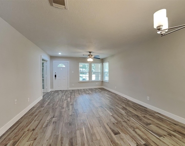18116 Red Pine Court - Photo Thumbnail 7