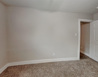 18116 Red Pine Court - Photo Thumbnail 13