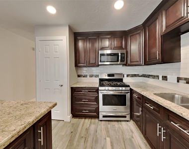 18116 Red Pine Court - Photo Thumbnail 4