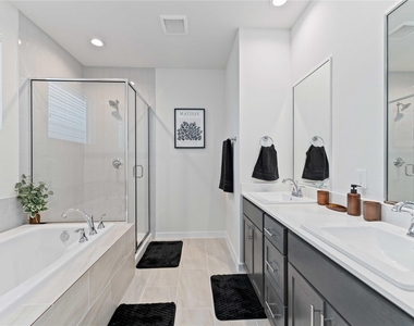 1013 Erin Street - Photo Thumbnail 20