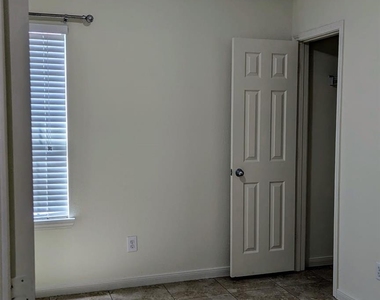 16310 Cole Bridge Lane - Photo Thumbnail 8