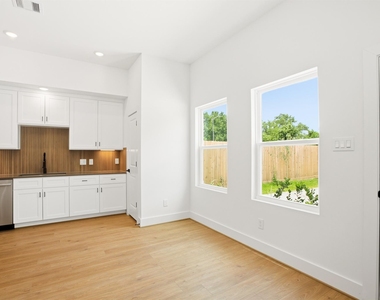 7841 Sunnyhill Street - Photo Thumbnail 4
