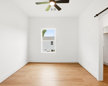 7841 Sunnyhill Street - Photo Thumbnail 12
