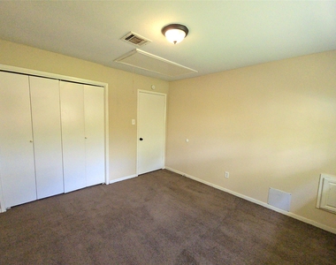 4718 Reynaldo Drive - Photo Thumbnail 13