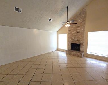 4718 Reynaldo Drive - Photo Thumbnail 4