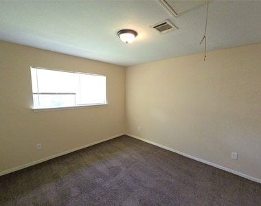 4718 Reynaldo Drive - Photo Thumbnail 14
