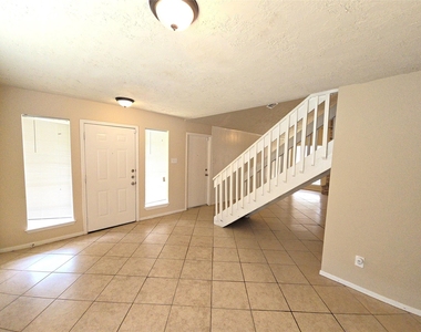 4718 Reynaldo Drive - Photo Thumbnail 1