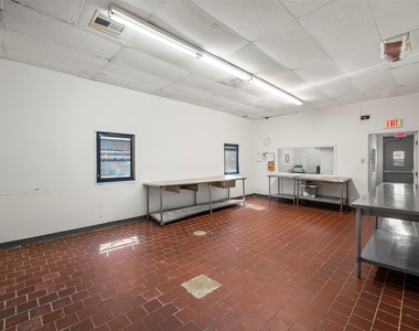 1212 13th St - Photo Thumbnail 6