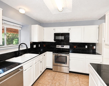 7126 Buchanan Drive - Photo Thumbnail 6