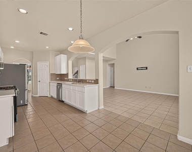 3519 Lilac Ranch Drive - Photo Thumbnail 15