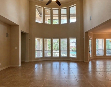 5423 Lachlan Springs Lane - Photo Thumbnail 12