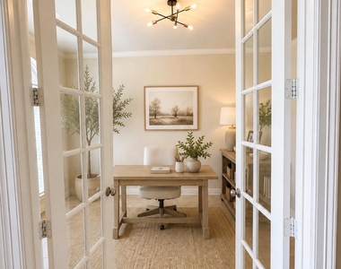 5423 Lachlan Springs Lane - Photo Thumbnail 4