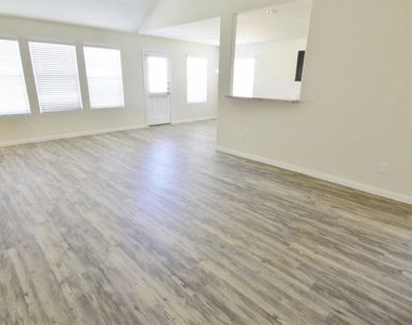 11 Leisure Shore Court - Photo Thumbnail 8