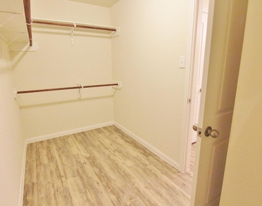 11 Leisure Shore Court - Photo Thumbnail 12