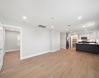 1823 Studewood Street - Photo Thumbnail 10