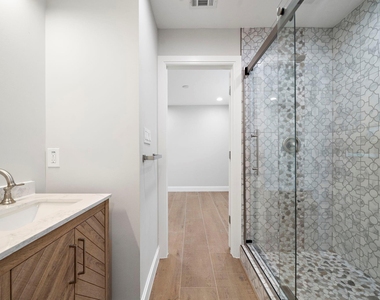 1823 Studewood Street - Photo Thumbnail 6