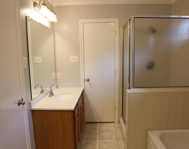 3419 Lakeland Gardens Drive - Photo Thumbnail 11