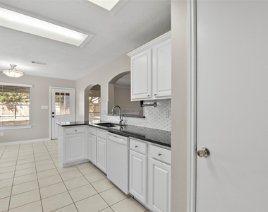 2003 Whitelaw Drive - Photo Thumbnail 17
