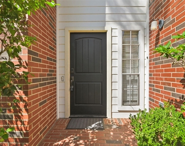 2003 Whitelaw Drive - Photo Thumbnail 2