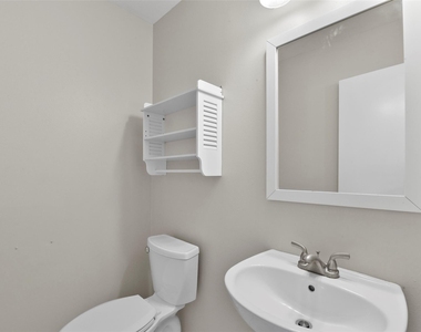 2003 Whitelaw Drive - Photo Thumbnail 7