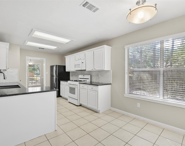 2003 Whitelaw Drive - Photo Thumbnail 12
