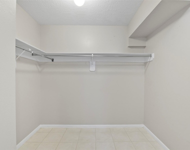 2003 Whitelaw Drive - Photo Thumbnail 22