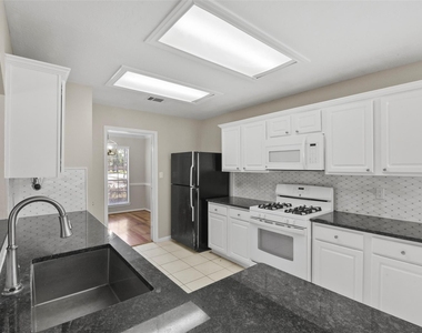 2003 Whitelaw Drive - Photo Thumbnail 14