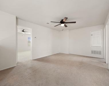8102 Yaupon View Drive - Photo Thumbnail 15