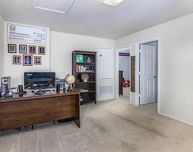 8102 Yaupon View Drive - Photo Thumbnail 21
