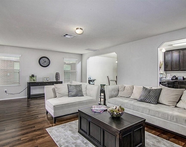 8102 Yaupon View Drive - Photo Thumbnail 16