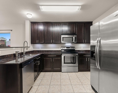 8102 Yaupon View Drive - Photo Thumbnail 6