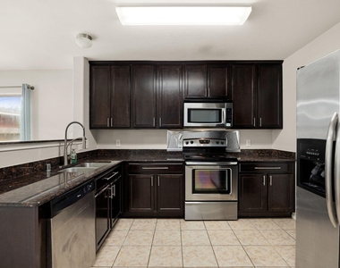 8102 Yaupon View Drive - Photo Thumbnail 7