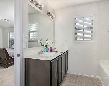 8102 Yaupon View Drive - Photo Thumbnail 24