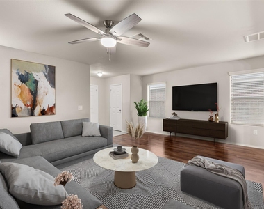 8102 Yaupon View Drive - Photo Thumbnail 3