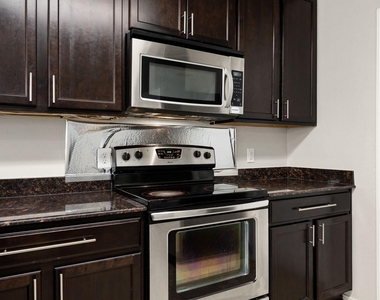 8102 Yaupon View Drive - Photo Thumbnail 8