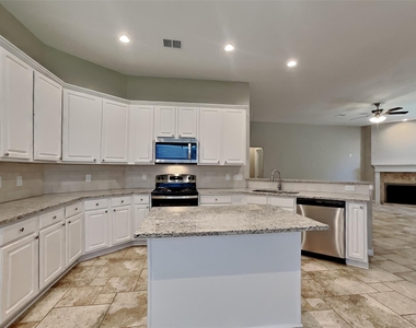 15610 Forest Run Drive - Photo Thumbnail 3