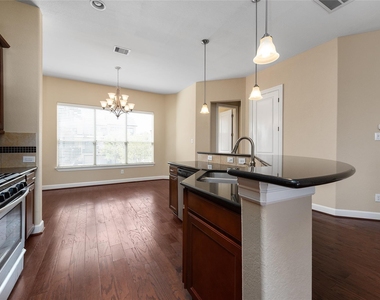 2814 Polk Street - Photo Thumbnail 6