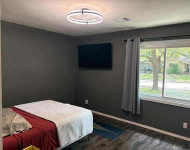 7122 Sharpcrest Street - Photo Thumbnail 14