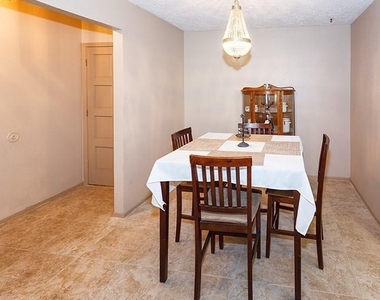 5910 Country Place - Photo Thumbnail 1