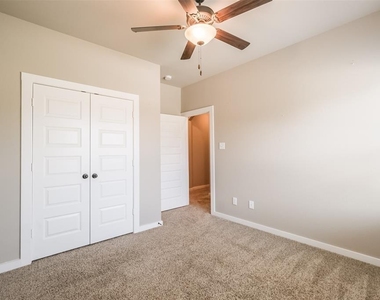 146 Parkgate - Photo Thumbnail 7